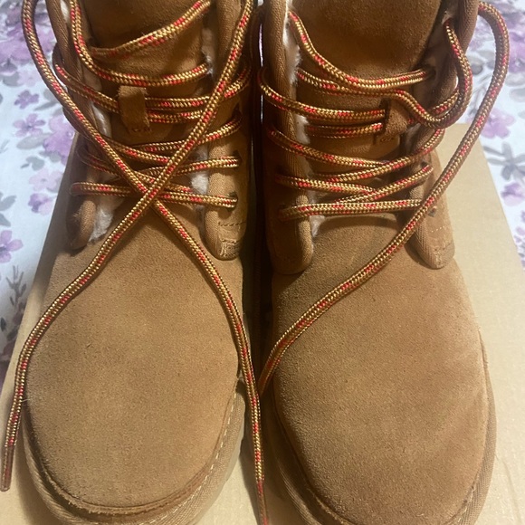 UGG with Neumel high. Chestnut color. Size 7. Great condition. - Picture 3 of 10